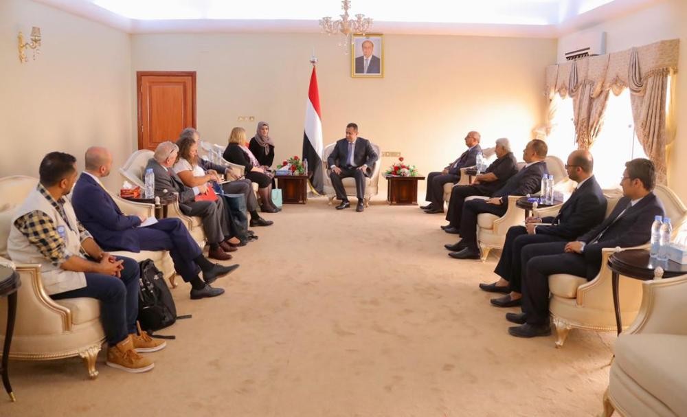 «عبدالملك» يُطلع الوفد الأوروبي على خروقات الحوثي 