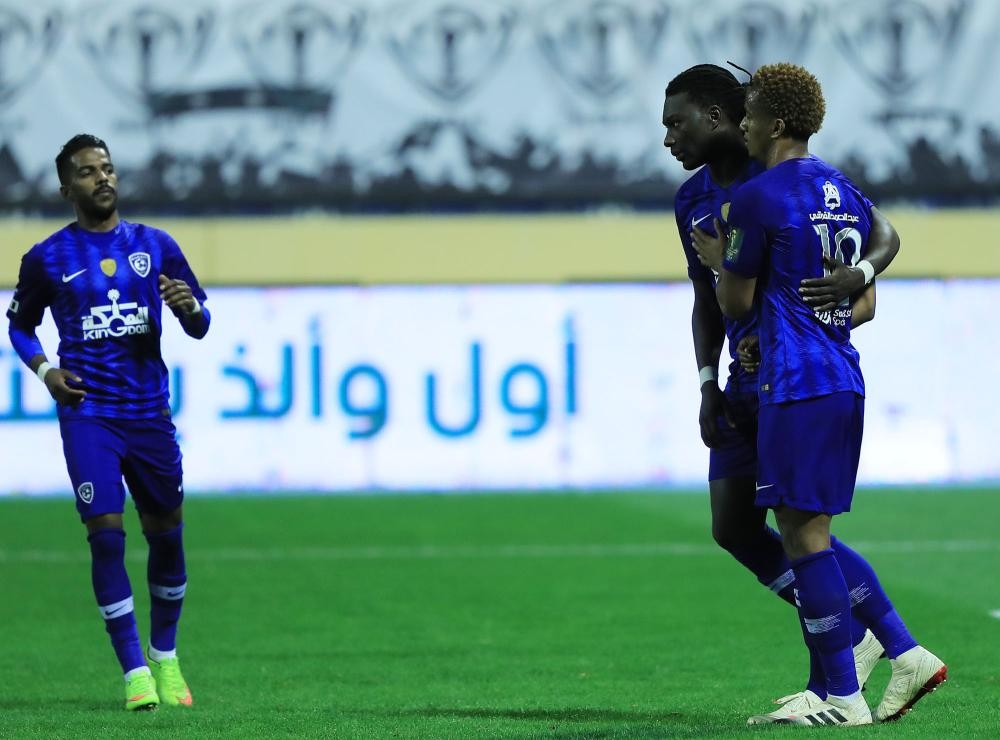 الهلال والاتحاد يعبران هجر والوشم