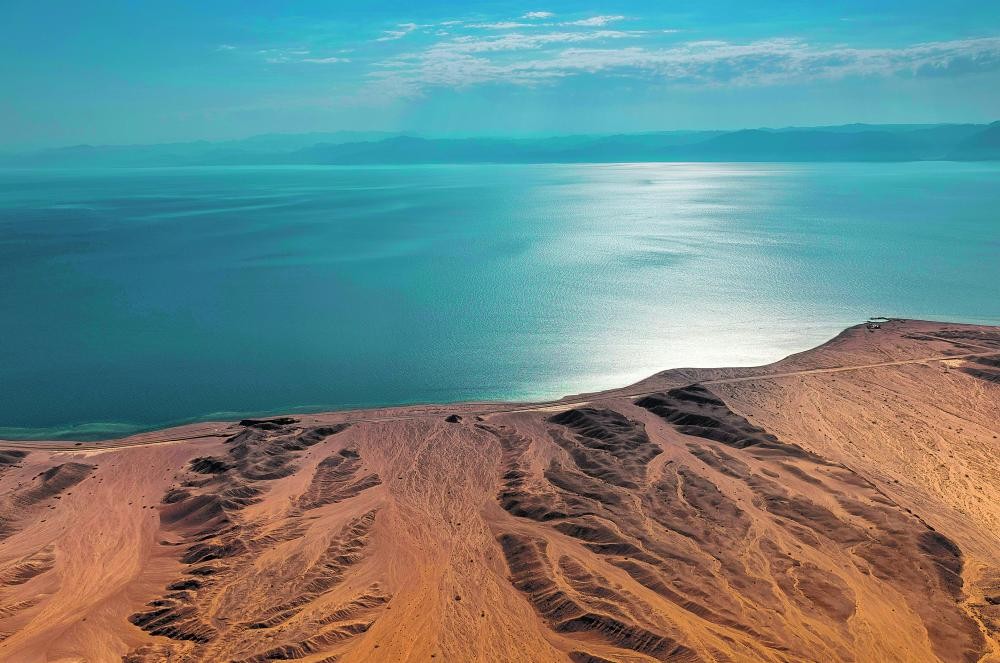 المجلس التأسيسي لنيوم يوجه ببدء تطوير «خليج نيوم»