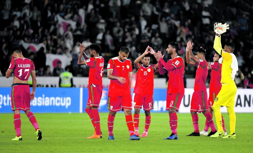 العمانيون يعلنونها «تحديا».. في «الفيس بوك»