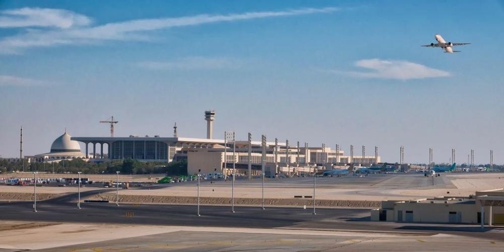 مطار الملك فهد يحذر من الأجواء المتقلبة