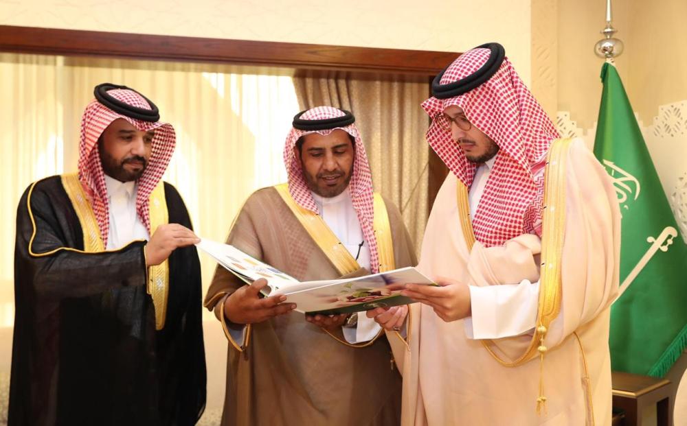 نائب أمير الشرقية يستقبل مدير فرع البيئة