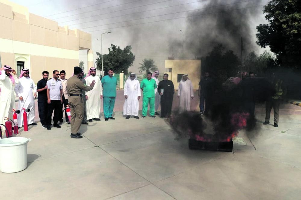 «الإخلاء والإطفاء» في ورشة عمل بالتأهيل الشامل