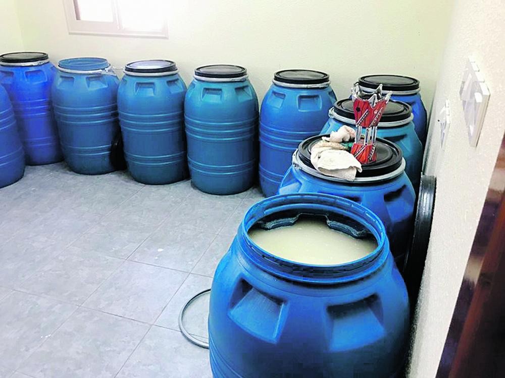 ضبط مصنع خمور في خميس مشيط