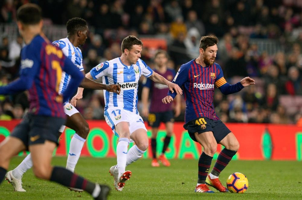 «ميسي» يقود «برشلونة» للثأر من «ليجانيس»