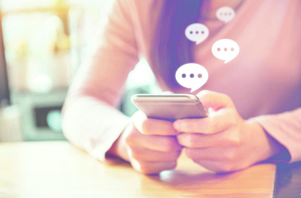 المراهقات مستخدمات «التواصل الاجتماعي» أكثر عرضة للاكتئاب