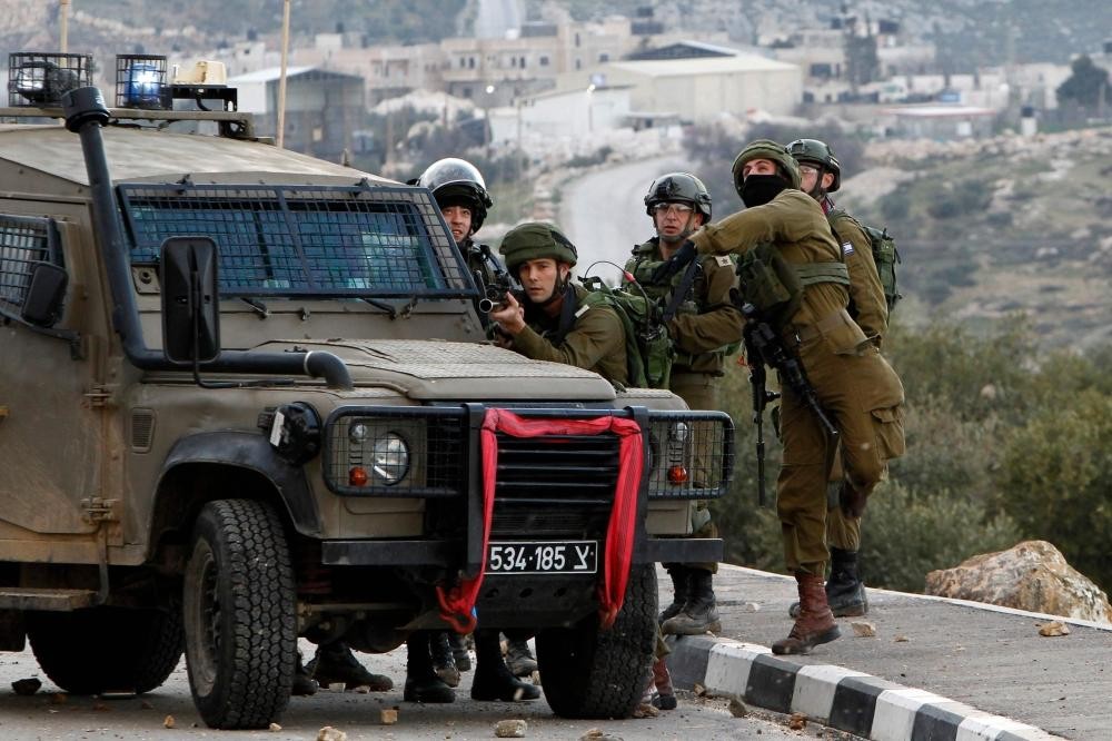 قوات الاحتلال تعتقل3 فلسطينيين من بيت لحم