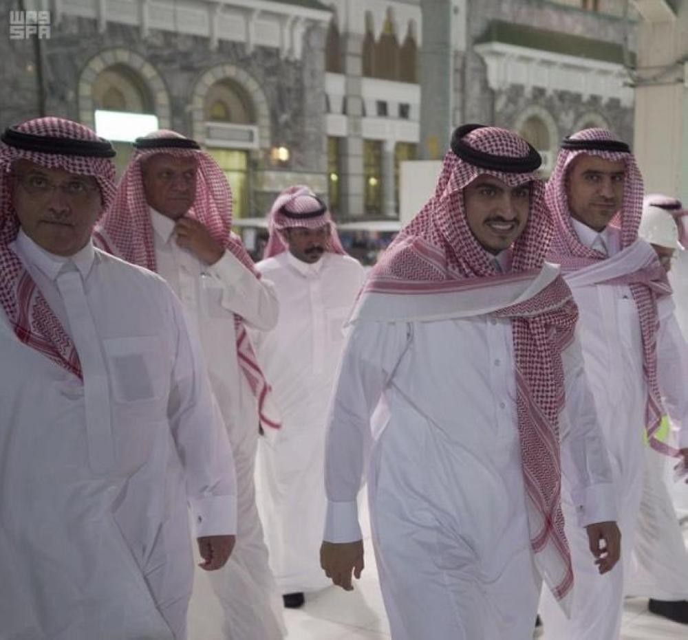 نائب أمير مكة يتفقد غرفة عمليات أمن الحرم