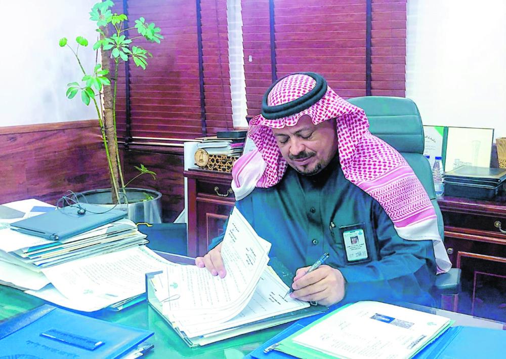 بلدية القطيف تنظم اللوحات الإعلانية بالمحافظة