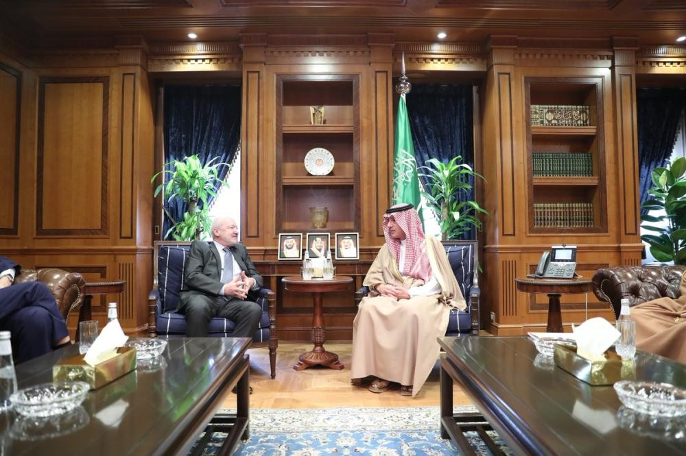 «الجبير» يستقبل المبعوث الفرنسي لليبيا