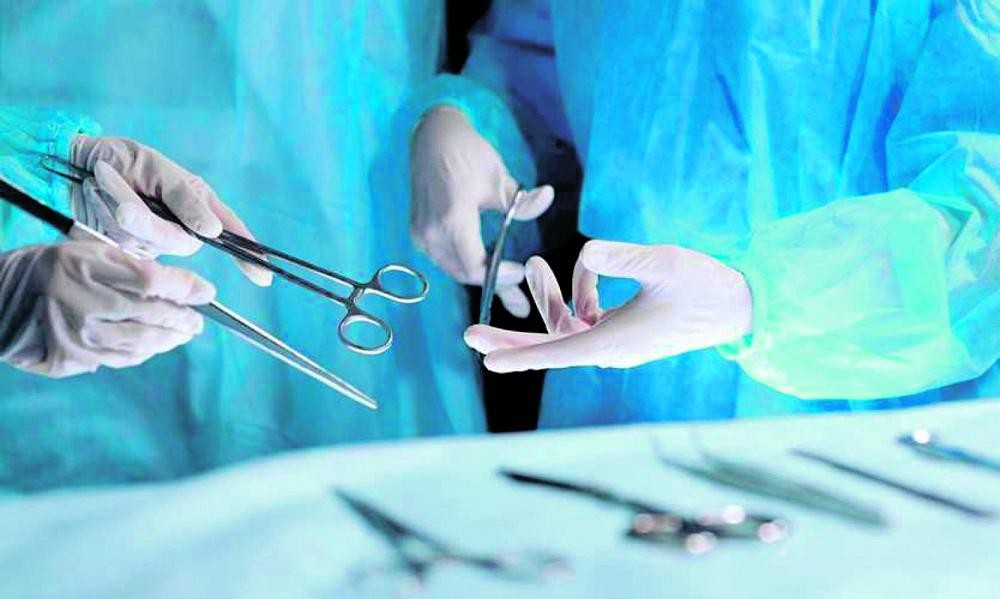 إنهاء معاناة مريضة تشكو جحوظ العينين