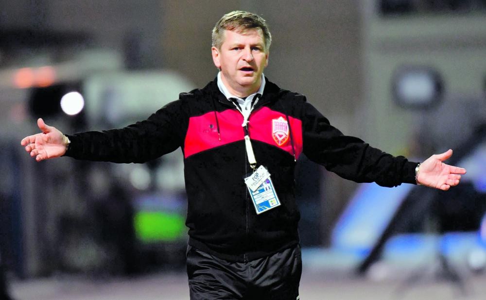 البحرين تحل الجهازين الفني والإداري للمنتخب