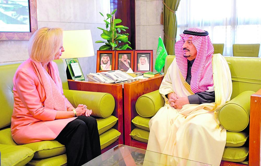أمير الرياض يستقبل القائم بأعمال السفارة الأمريكية