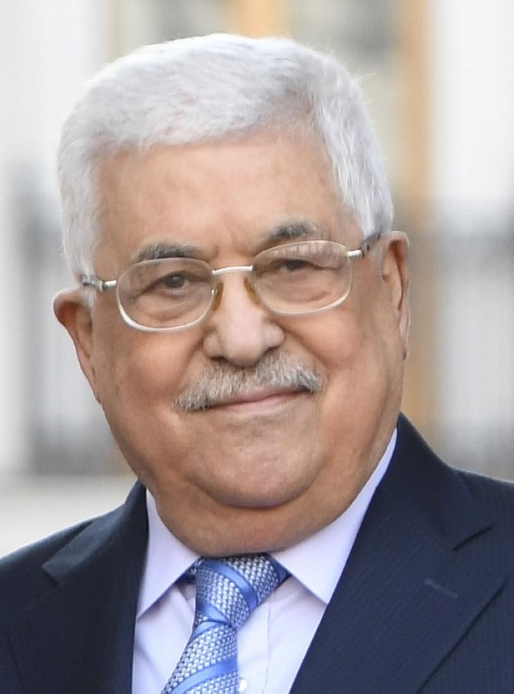 الرئيس الفلسطيني يقبل استقالة الحكومة
