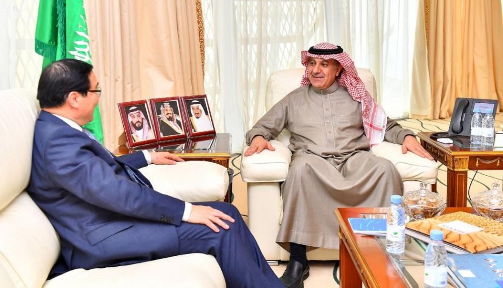 وزير الإعلام يستقبل سفيري الهند والصين