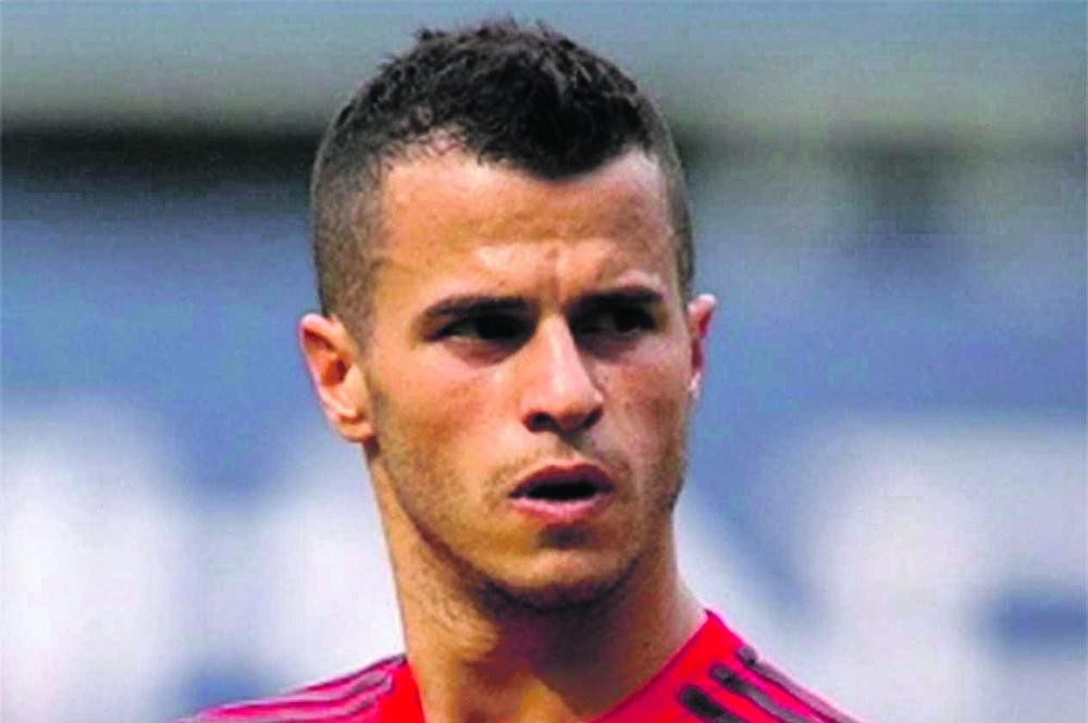 «قصير القامة» يدعم الهلال