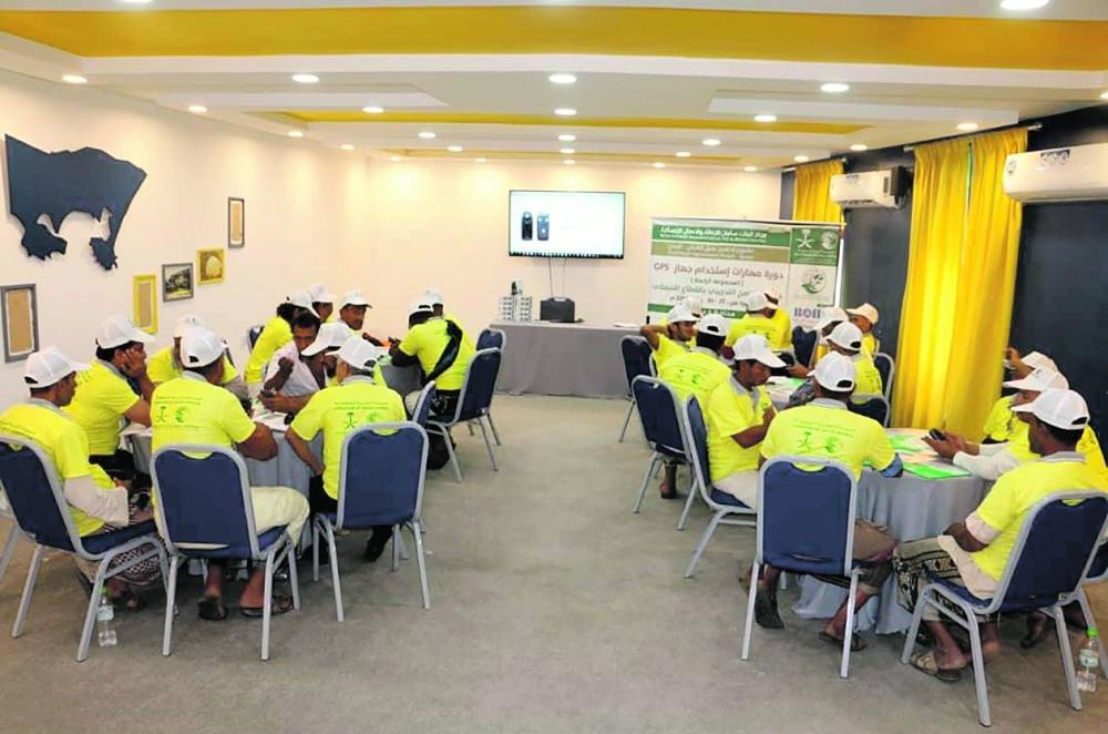 تدريب 25 صيادا يمنيا على أجهزة «GPS» داخل البحر