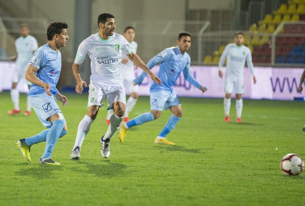 «الأهلي» يهزم «الباطن» بهدفين