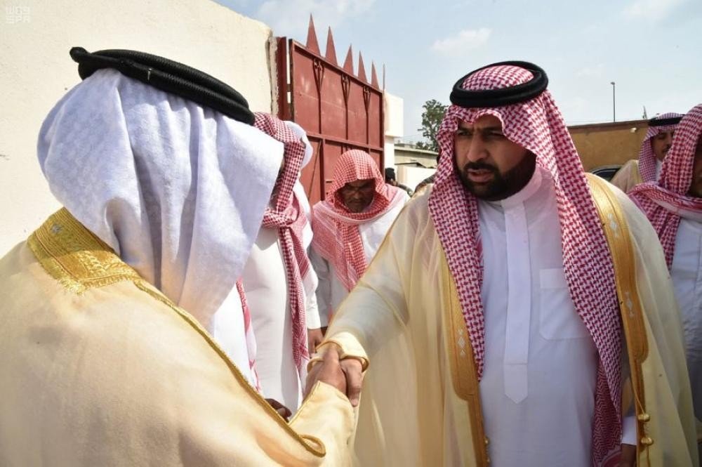 القيادة تعزى والد الشهيد 
