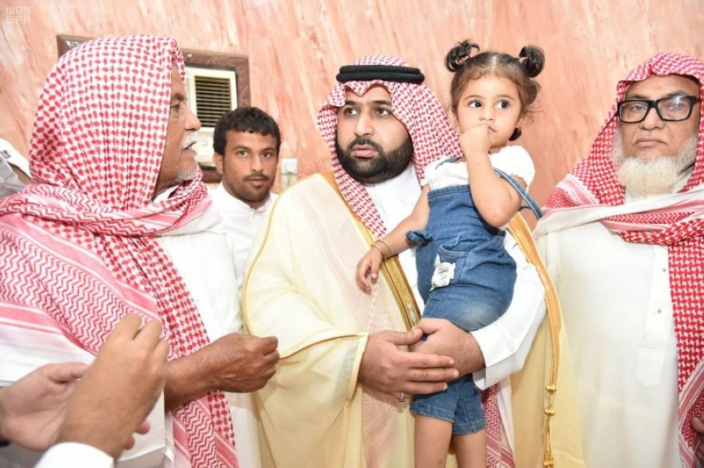 القيادة تعزى والد الشهيد 