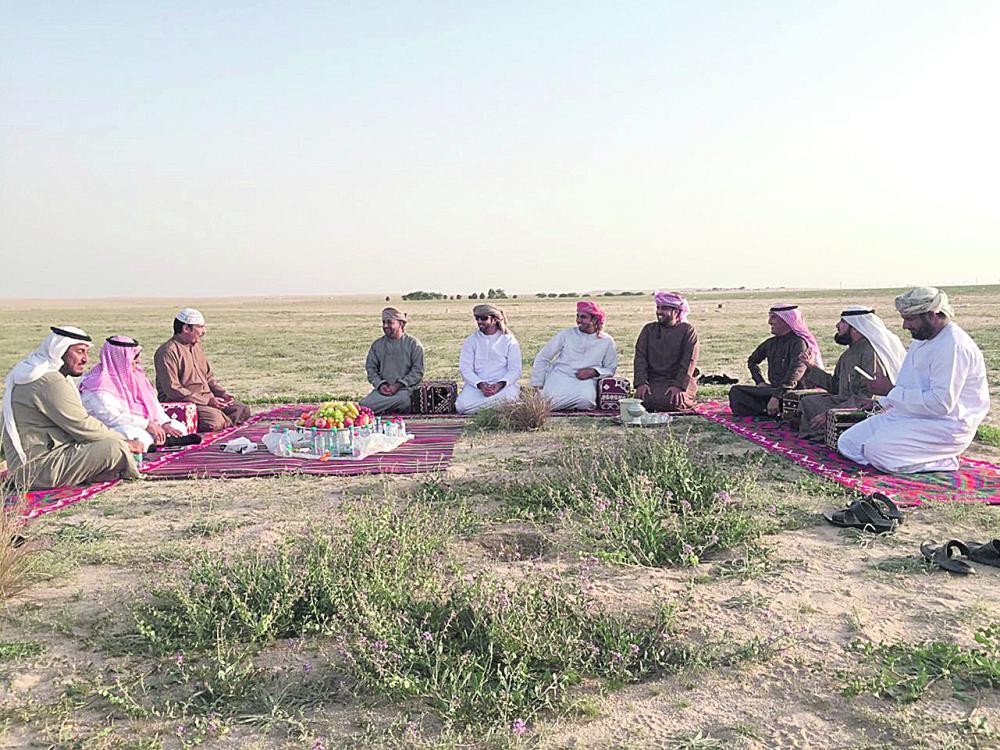 خليجيون يتنزهون في فياض النعيرية الربيعية