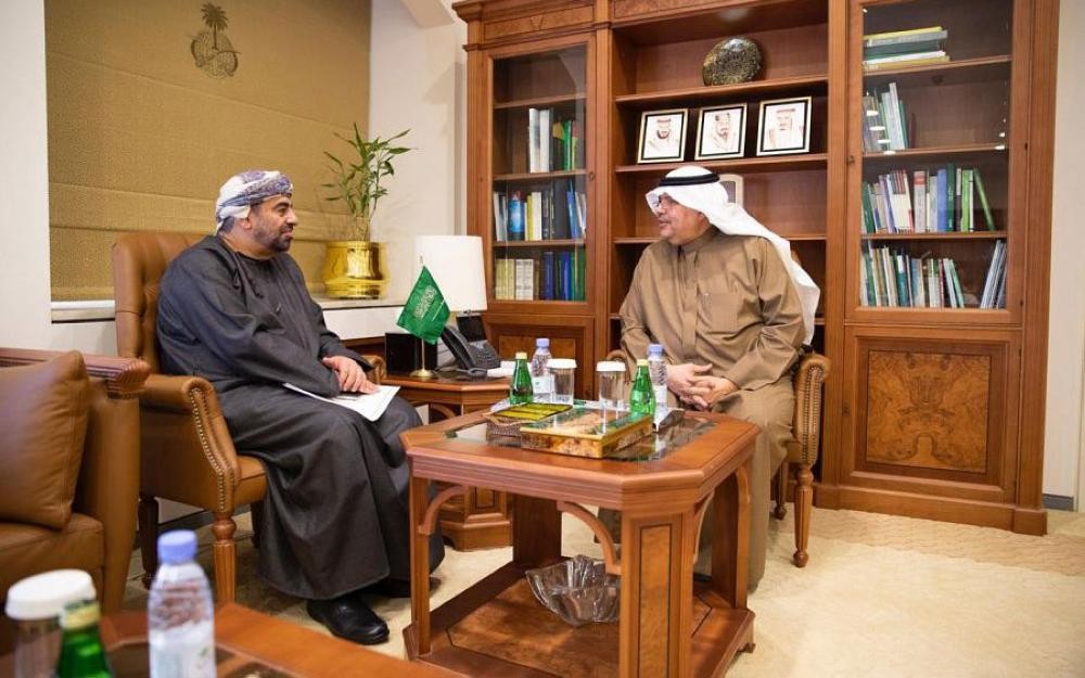 وكيل «الخارجية» يستقبل سفير عمان