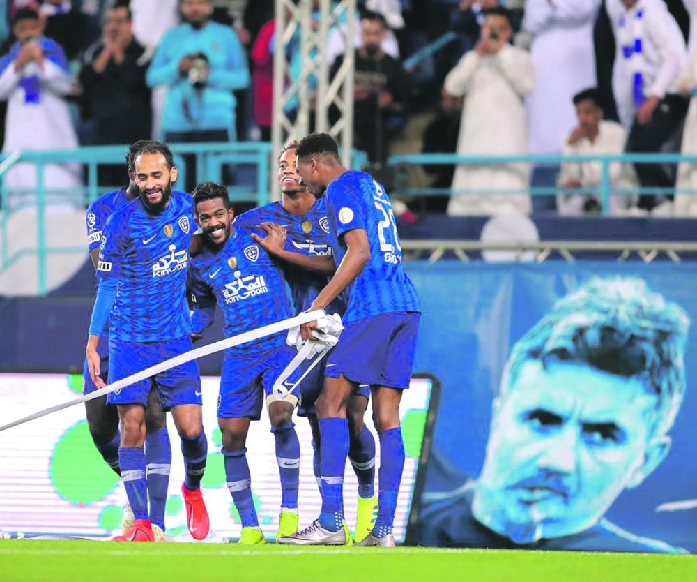 هلال زوران.. صدارة بـ«أمان»