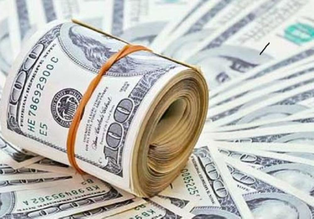 الدولار يتمسك بمكاسبه قبل خطاب ترامب