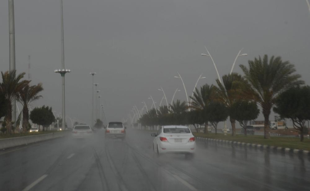 هطول أمطار على تبوك