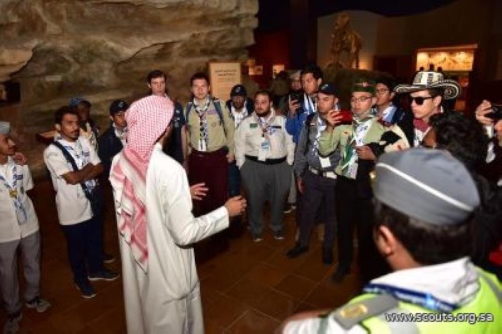 كشافة العالم يزورون المتحف الوطني