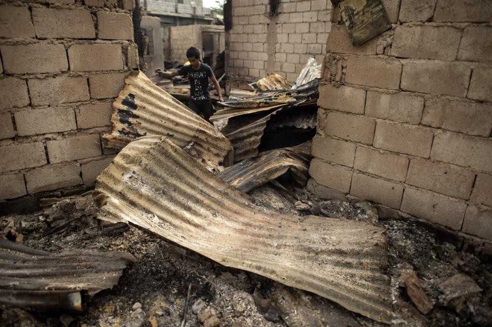 حريق ضخم يقتل 3 أطفال ويلتهم 25 منزلاً في الفلبين