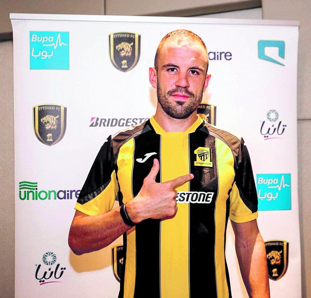 إدارة الاتحاد تبقي ماثيو للآسيوية
