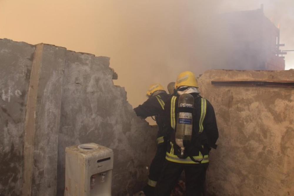 إخماد حريق فى منزل بمكة دون إصابات