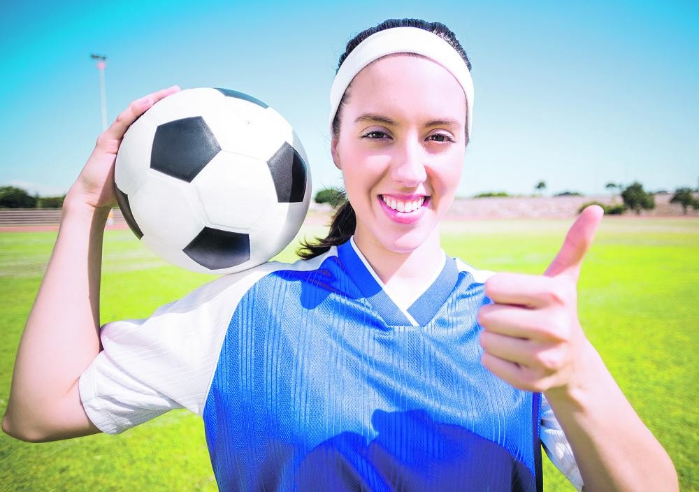 12 محكمة سعودية بملاعب كرة القدم