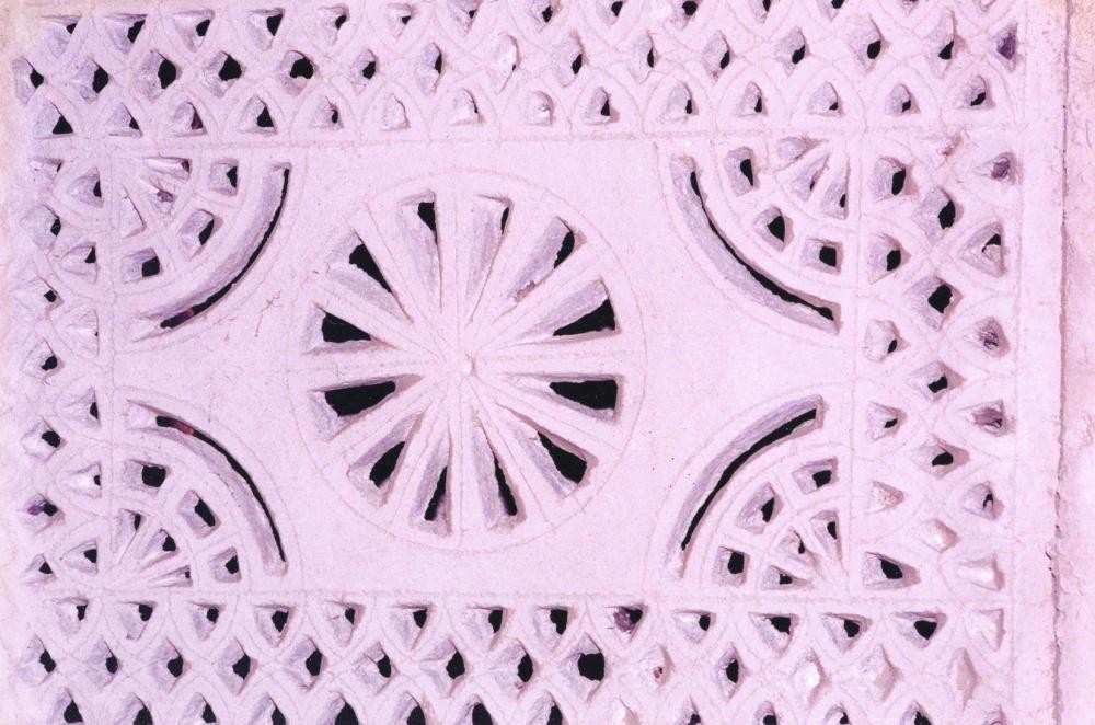 الزخارف الجصية هوية تراثية لمساكن الأحساء
