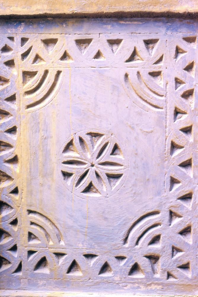 الزخارف الجصية هوية تراثية لمساكن الأحساء
