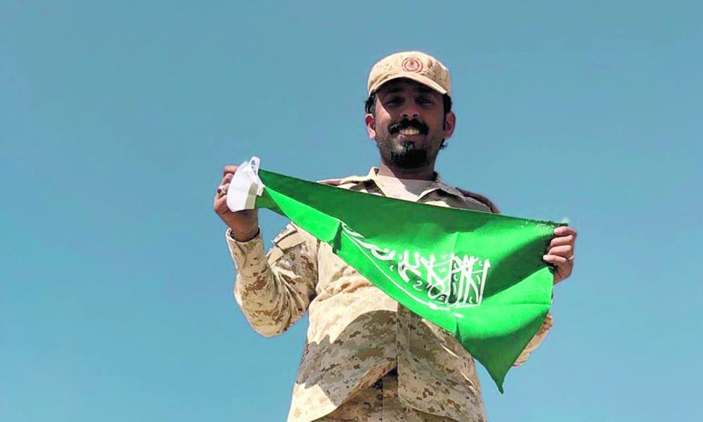 محافظ الأحساء يتقدم المصلين على الشهيد «الحربي»