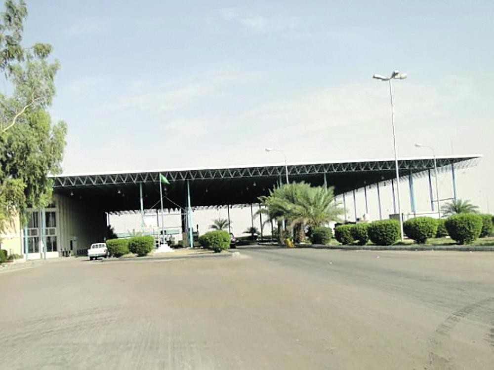 إحباط هروب مطلوب «آسيوي» بمنفذ الرقعي