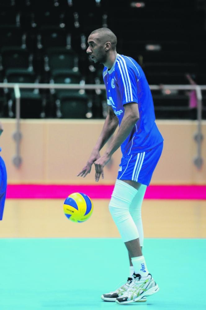 طائرا الهلال والاتحاد يبدآن مشوار «العربية»