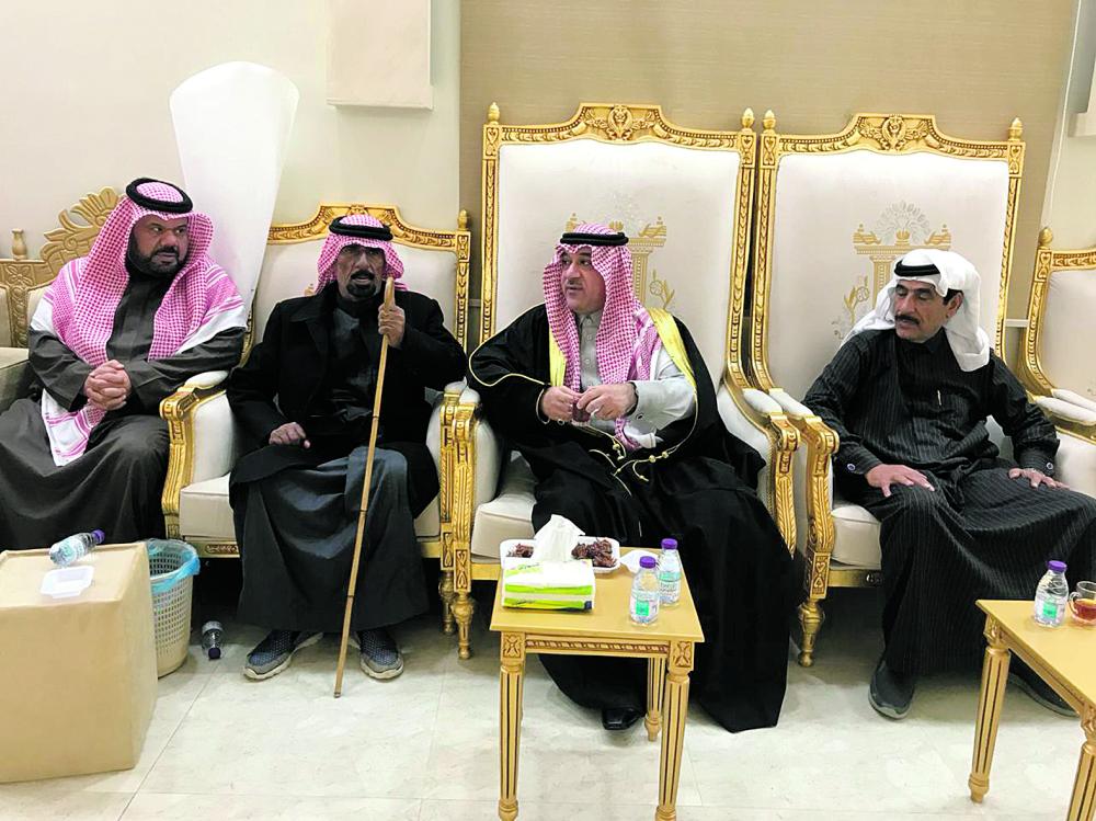 جموع المصلين تشيع الشهيد العريف «الشمري» بالنعيرية