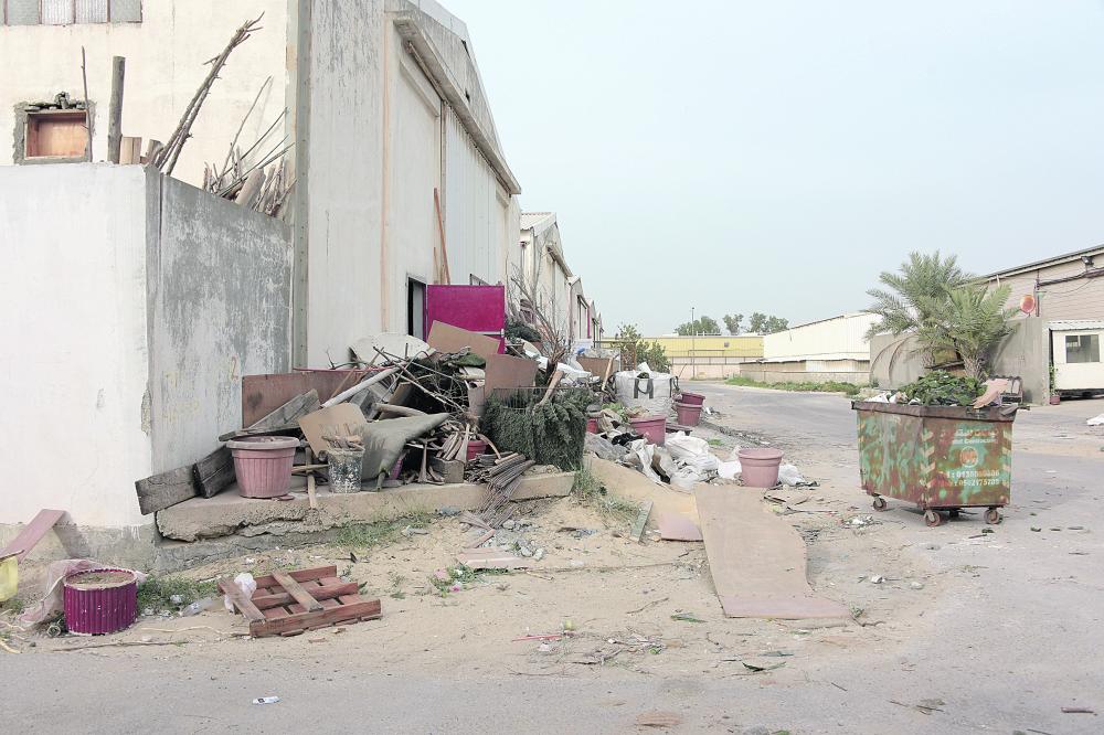 «خالدية الدمام» إهمال واختفاء الخدمات الأساسية