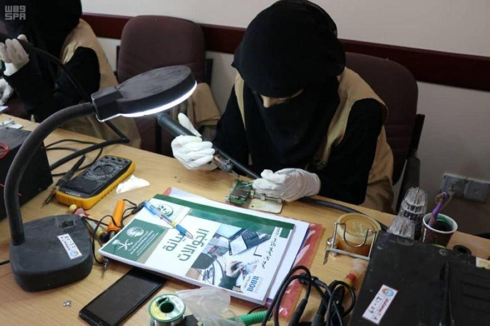 مركز الملك سلمان يؤهل معيلات الأسر بالجوف