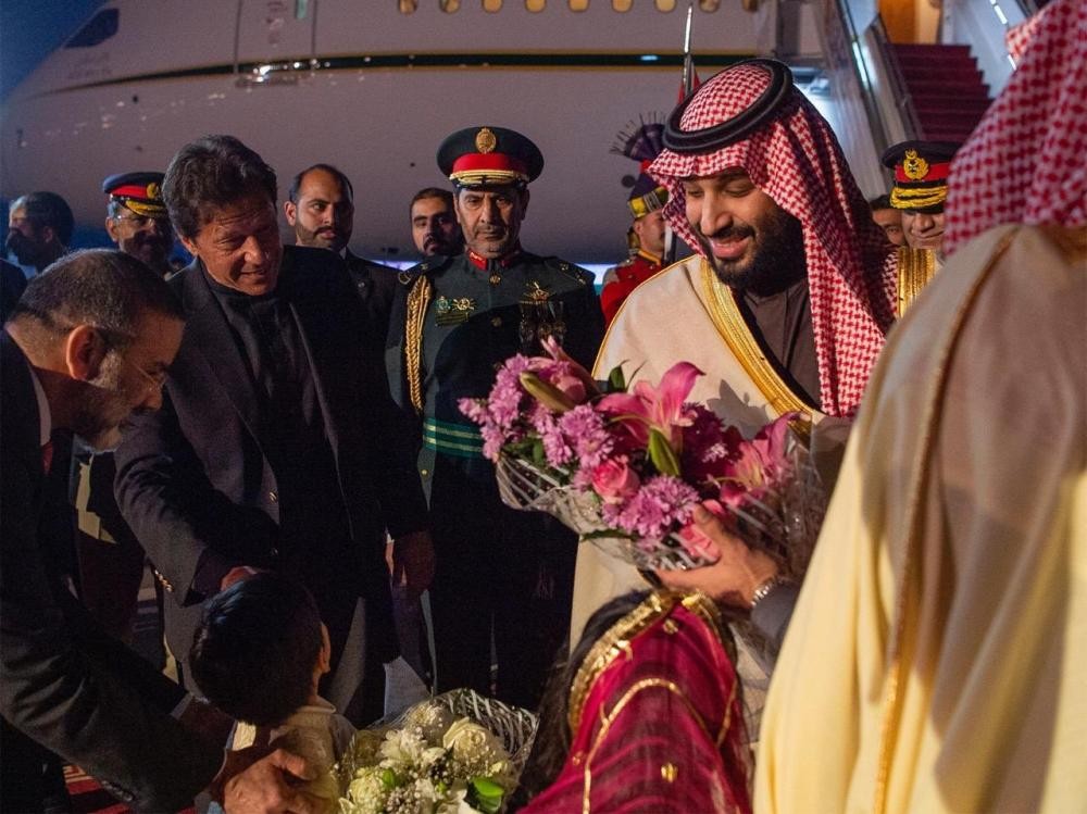 ولي العهد يصل باكستان