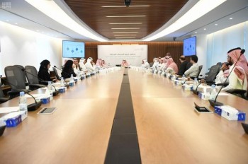 وزير المالية يفتتح حزمة خدمات جديدة