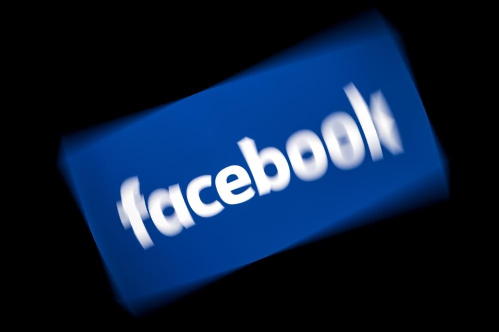 نواب بريطانيون : مواقع التواصل 'عصابات رقمية'