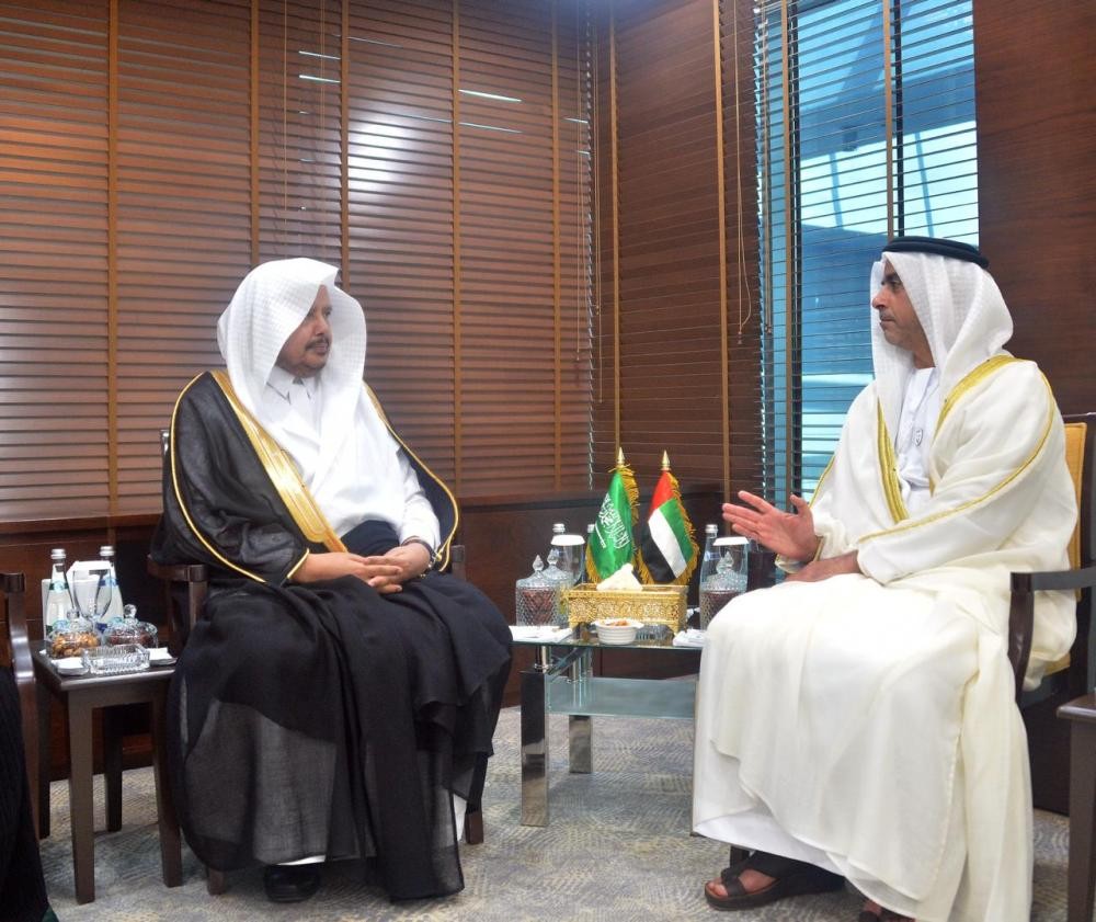 وزير الداخلية الإماراتي يستقبل رئيس الشورى