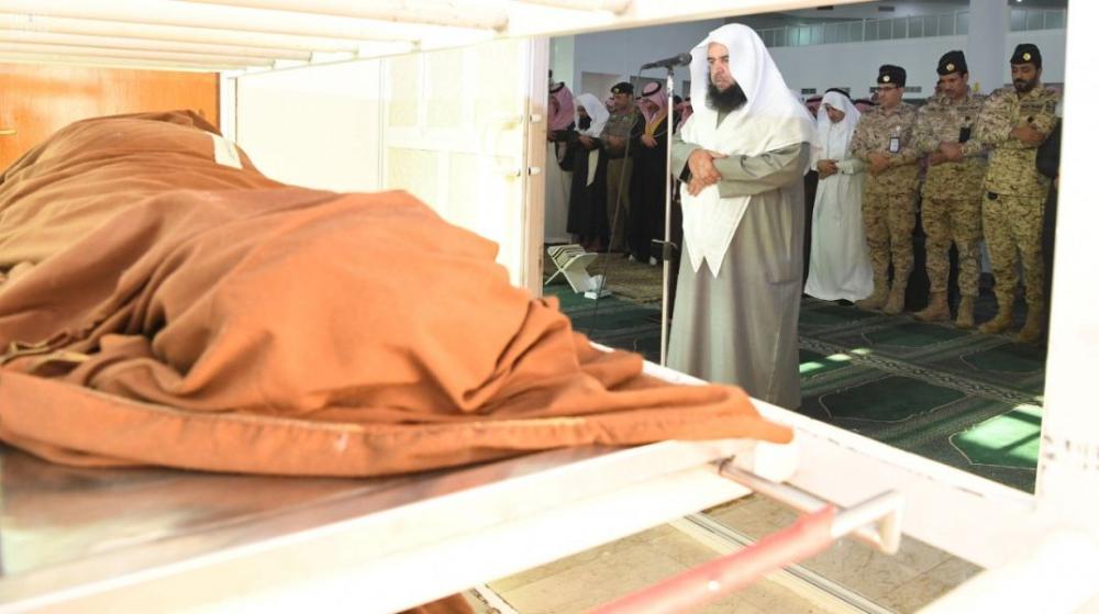 أداء صلاة الميت على الشهيد 