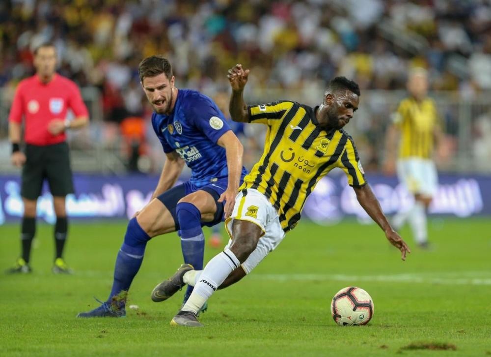 «الهلال» يعزز صدارته للدوري بثنائية في «الاتحاد»