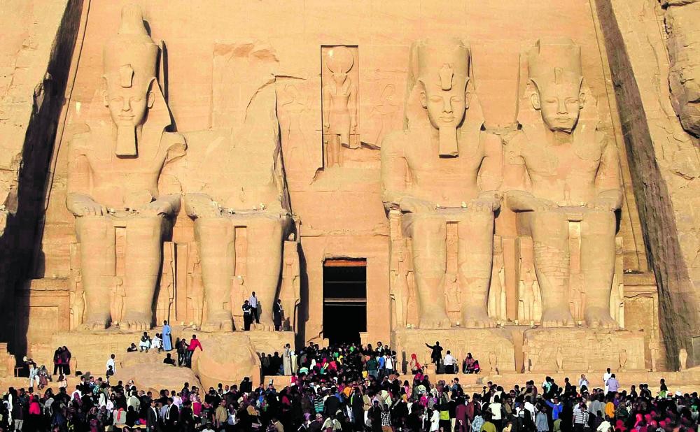 «أبوسمبل» يجذب أنظار العالم