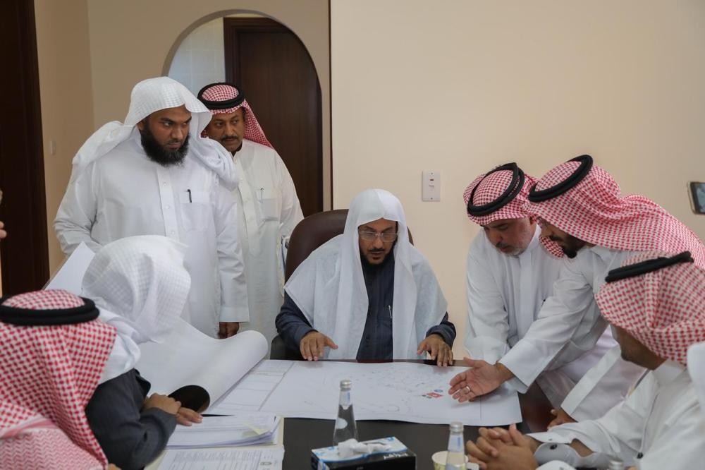 وزير الشؤون الإسلامية يوجّه بمراجعة 